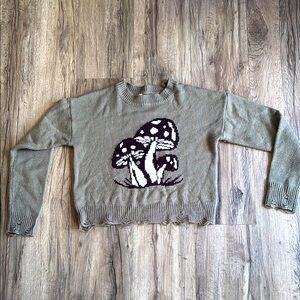 No Boundaries Green Sweater with Cozy Crew Neck Size S